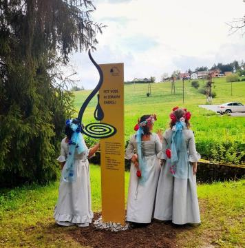 Z vilami in skrivnostnimi bitji izpod Uršlje smo odprli vodno pot (3)